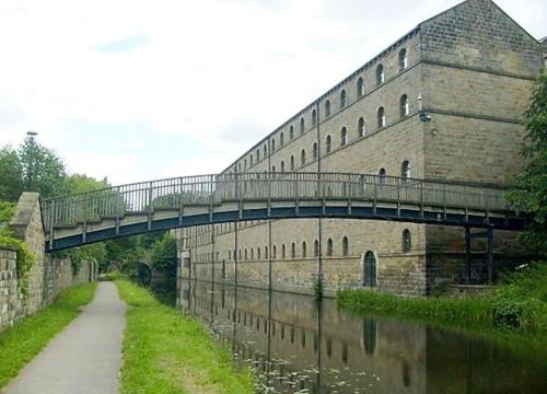 *F4GH for your most relaxed & Cosy stay + Free Parking + Free Fast WiFi * in เวิร์ตลีย์