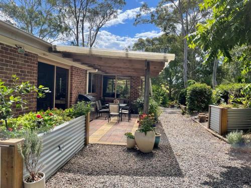 Coastal Garden Escape - Spa - Pizza oven in Moruya