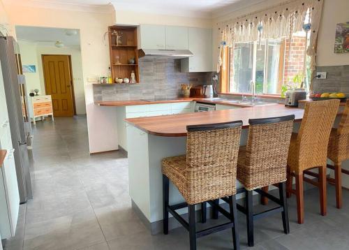 Coastal Garden Escape - Spa - Pizza oven in Moruya