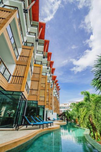 芭東月光酒店 The Lunar Patong Hotel