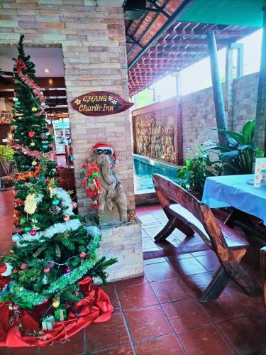 Chang Charlie Inn, Boutique photo 4