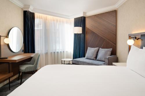 Hilton London Metropole - image 33