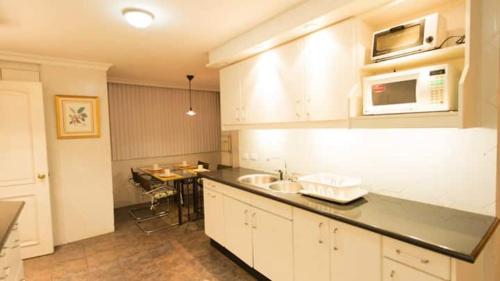 Eleven FLOOR for RENT