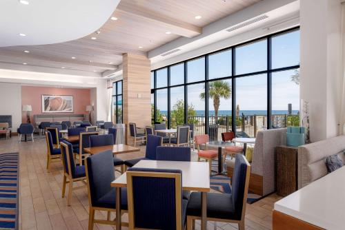 Food and beverages, Hampton Inn & Suites Orange Beach Gulf Front in Orange Beach (AL)
