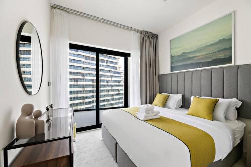StoneTree - Modern 1BR in Binghatti Creek, Dubai (photo 5)