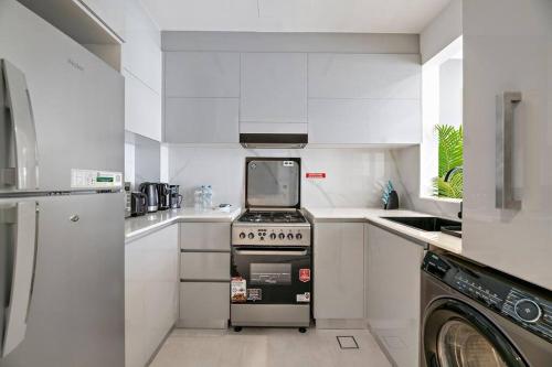 StoneTree - Modern 1BR in Binghatti Creek, Dubai (photo 8)