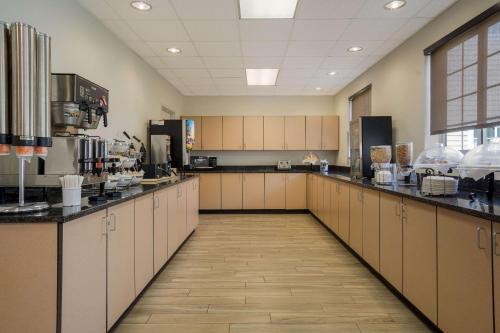 MainStay Suites Wilmington - image 7