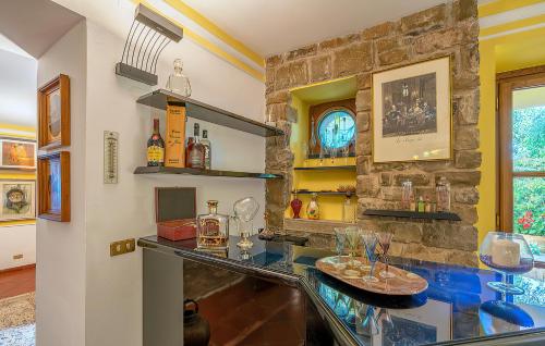 Pub/Lounge, Tuscany Villa Gorello. Villa in Toscana. Jacuzzi con tetto in cristallo,piscina in Puliciano