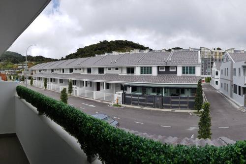 Cosy 2-storey Holiday Home Vines 2 @Pasar Malam -1 - Cameron Highlands