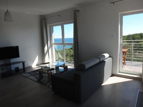 One-Bedroom Apartment with Sea View image 3