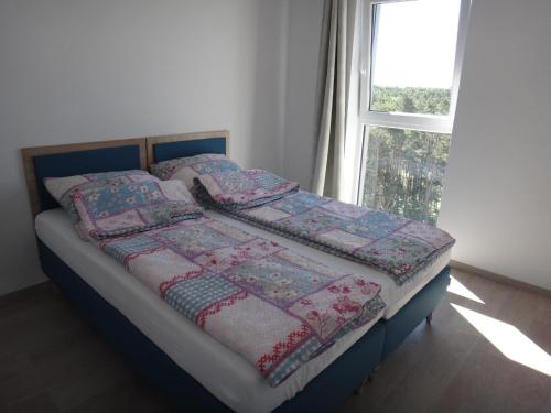 One-Bedroom Apartment with Sea View image 7