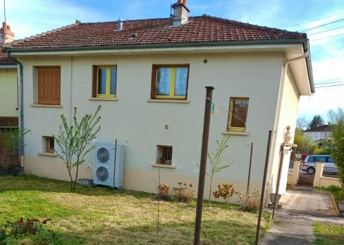 Maison de 3 chambres avec jardin clos et wifi a Montlucon - Location saisonnière - Montluçon