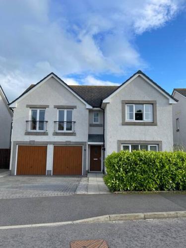 Stunning detached 5-bedroom luxury modern house gîte à louer Westhill