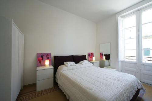 Two-Bedroom Apartment with Sea View Balconies image 10
