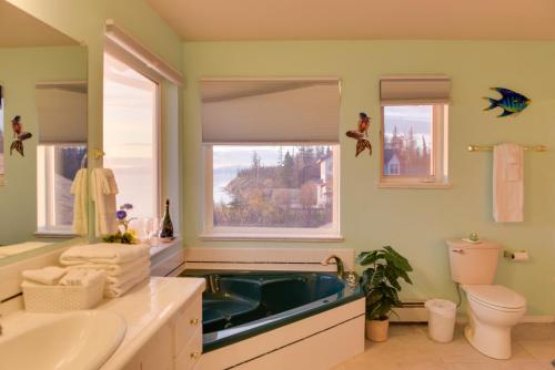 Oceanfront Kenai Villa with Fireplace and Deck