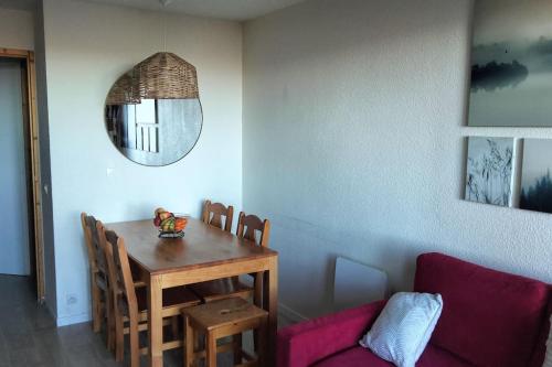 Bel appartement vue montagne in 라 플라뉴