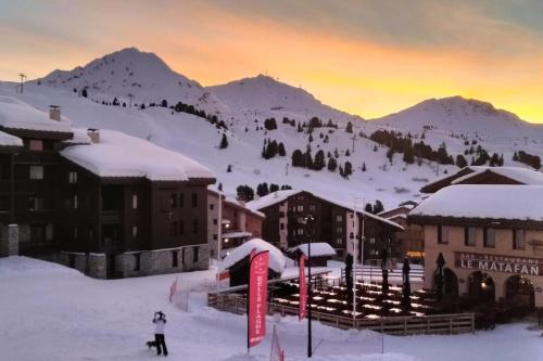 Bel appartement vue montagne in 라 플라뉴