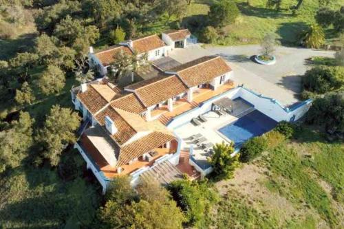 B&B São Bartolomeu da Serra - Monte da Pereirinha a country house with pool and tennis court, 20 mins from beaches - Bed and Breakfast São Bartolomeu da Serra