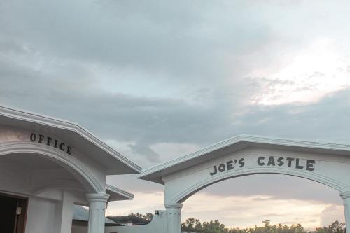 JOE'S CASTLE