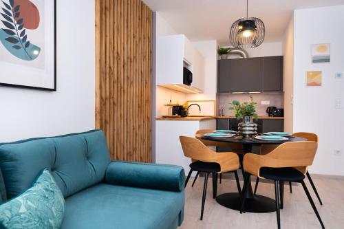 Chic207 Retreat: Modern 1BR Gem with Parking by NW, Budapeszt