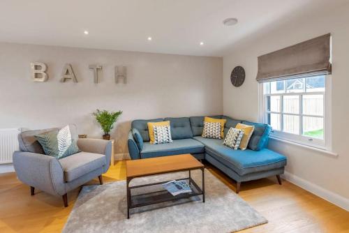 Fantastic 3-bed house with parking, Bath (photo 8)