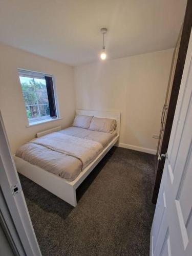 Comfy 3 bed home in Beeston Rylands