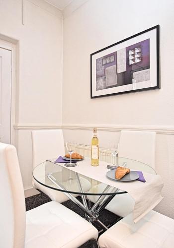 Whifflet Apartment by Klass Living Coatbridge