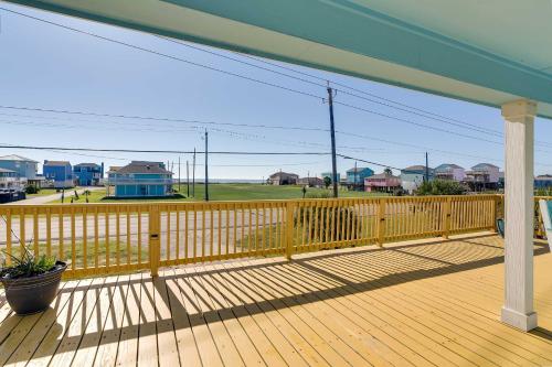 Sandy Oasis in Surfside Beach - Patio and Grill!