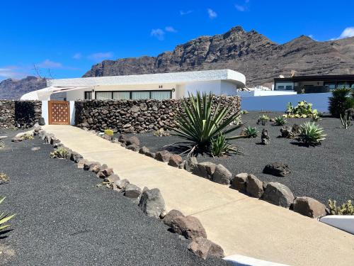 B&B Famara - LANZAROTE FAMARA BEACH BUNGALOW - Bed and Breakfast Famara