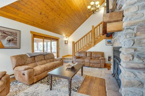 Tranquil Angel Fire Cabin with Deck Golf and Fish! in Angel Fire, USA
