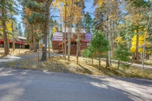 Tranquil Angel Fire Cabin with Deck Golf and Fish!