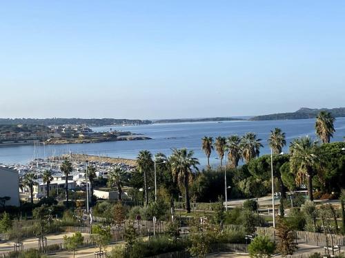 T2 Bord de Mer, Six fours les plages. Piscine.Clim