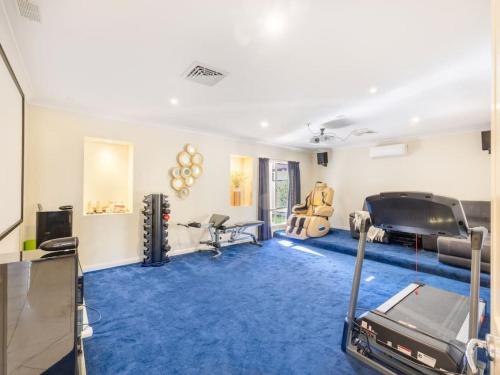 Charming 4BR House and Cozy Garden