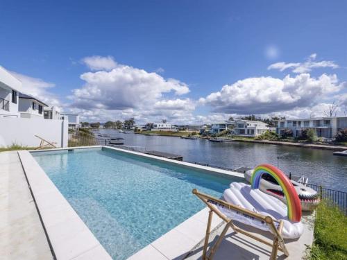 Stunning waterfront family home with pontoon newly