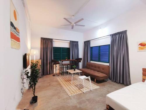 Ipoh town centre -rustic home 4pax (studio 5), Ipoh