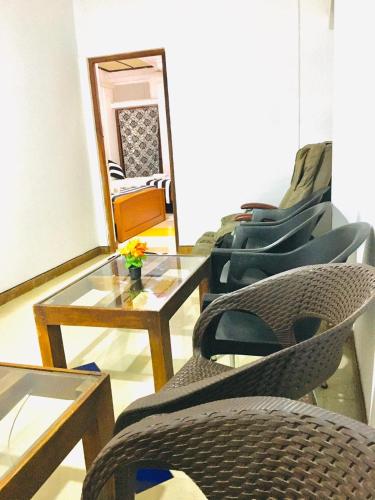 Aura City Hostel in อนุราธปุระ