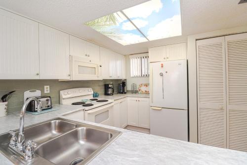 Ocean Village Club K24 - image 33