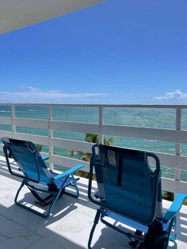 Beautiful Ocean Blue Love oceanfront apartment in Fajardo