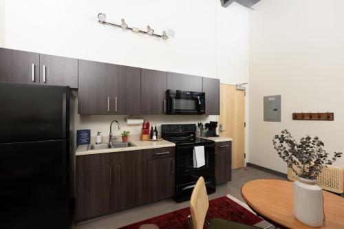 Flexhome Fiserv 2BR Private Apt EL5 in Milwaukee, USA
