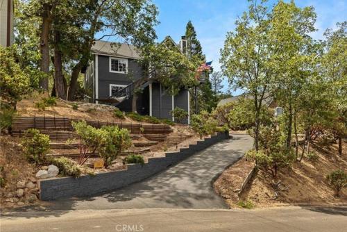 Charming Getaway Cabin, Lake Arrowhead