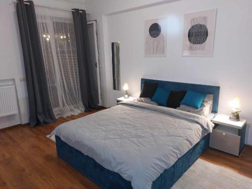 Apartment with Panoramic Terrace in City Center