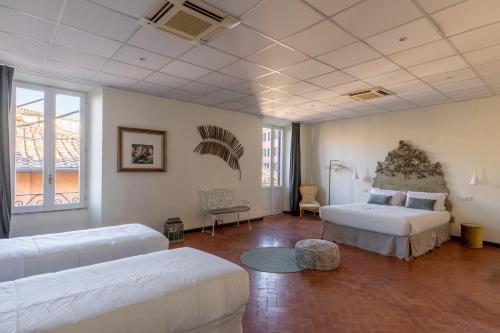 iFlat Trevi Fountain's roomy&friendly apartment - image 11