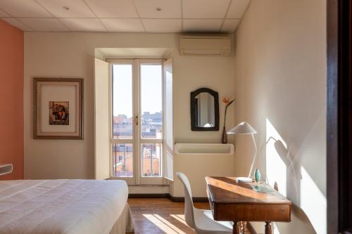 iFlat Trevi Fountain's roomy&friendly apartment - image 6