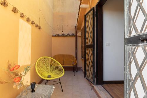 iFlat Trevi Fountain's roomy&friendly apartment - image 13