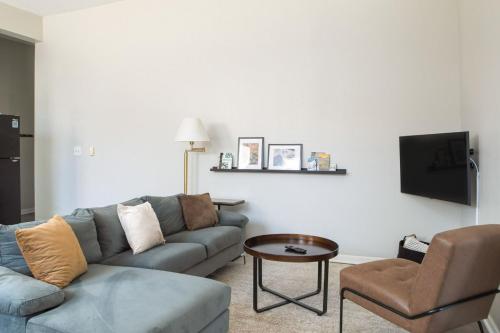 Flexhome Marquette Economy 2BR Apt MP4 in Milwaukee, USA