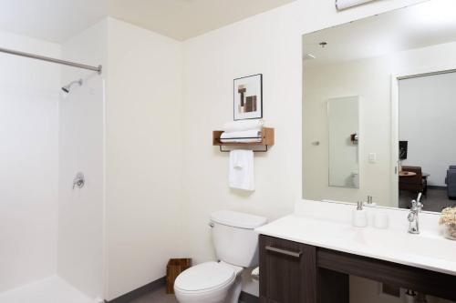 Flexhome Fiserv 2BR Private Apt EL3 in Milwaukee, USA