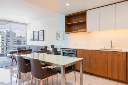 One Bedroom Suite image 4