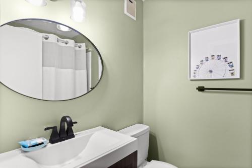 Queen Room image 3