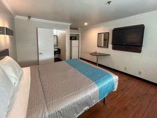 Motel 6-Ontario CA - Convention Center - Airport - image 7