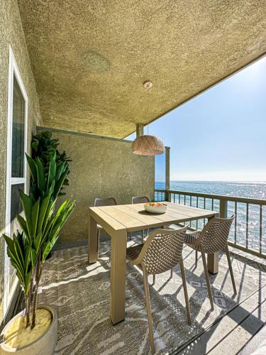 Cozy House With Ocean View - PCH-R-MA in Malibu, USA